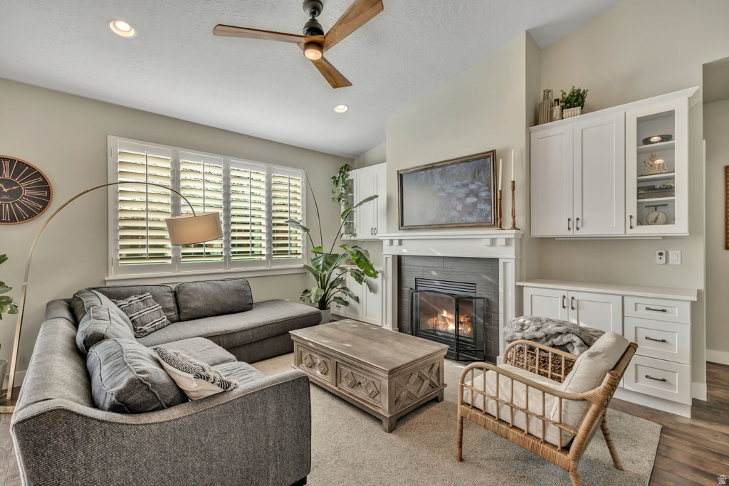 1877 W KAMARI DR South Jordan, UT 84095