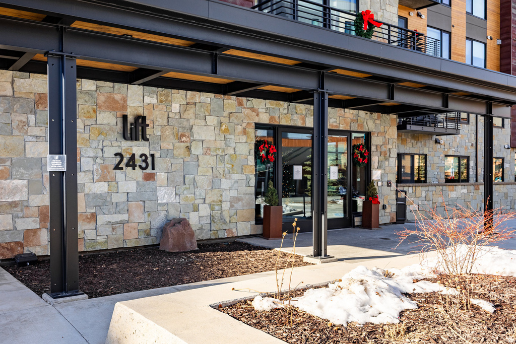 2431 W HIGH MOUNTAIN RD #301 Park City, UT 84098