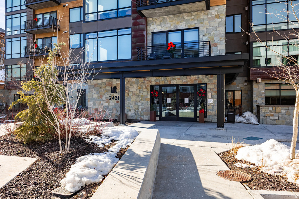 2431 W HIGH MOUNTAIN RD #301 Park City, UT 84098