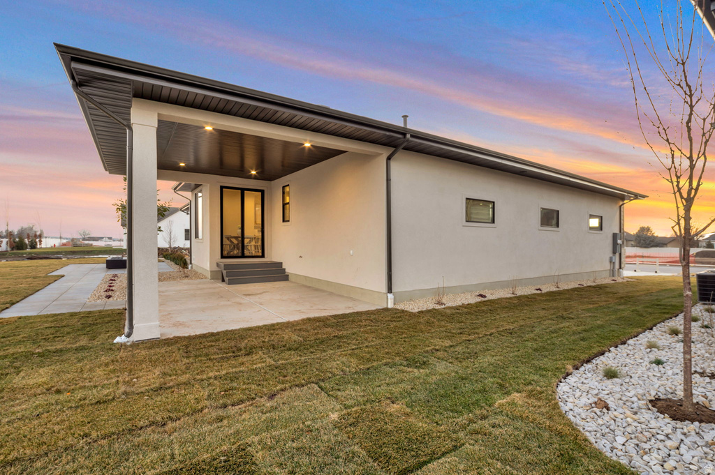 298 N AMBER LN Layton, UT 84041