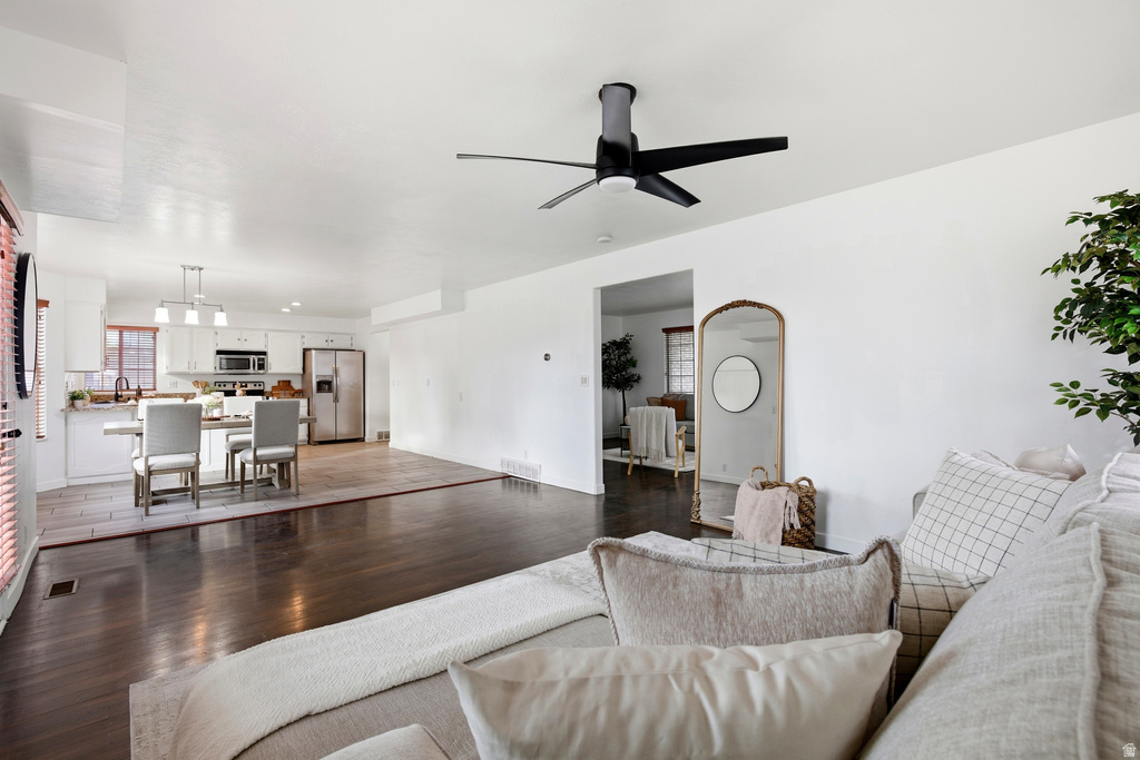 2679 W BUILDERS DR Taylorsville, UT 84118