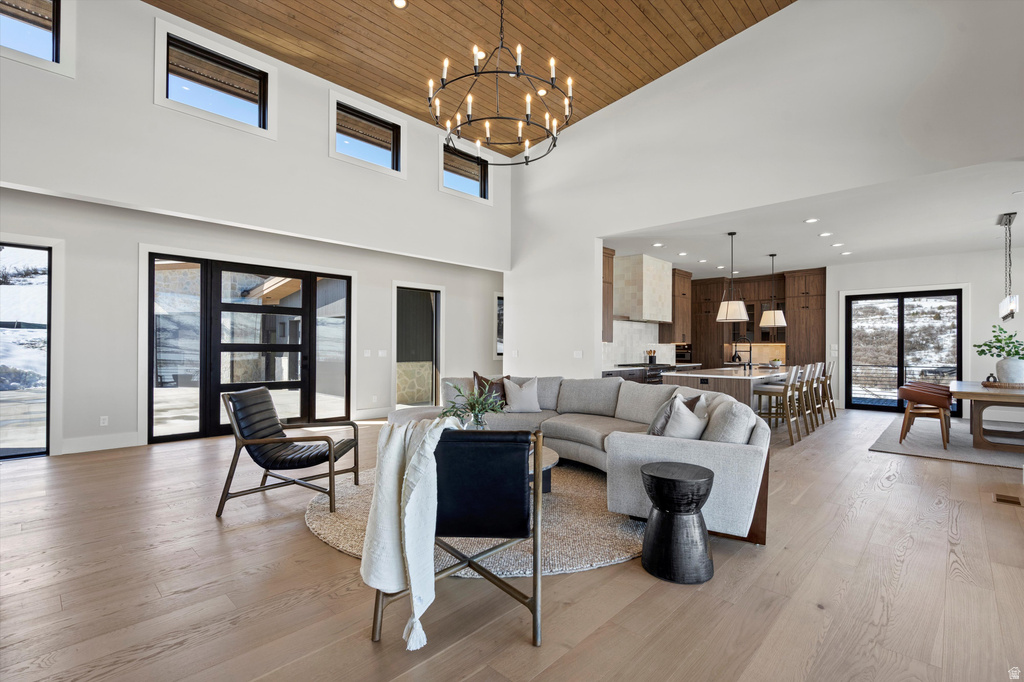 6251 E LEGACY DR Huntsville, UT 84317