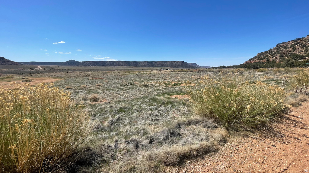 1087 W FOOTHILL DR Apple Valley, UT 84737