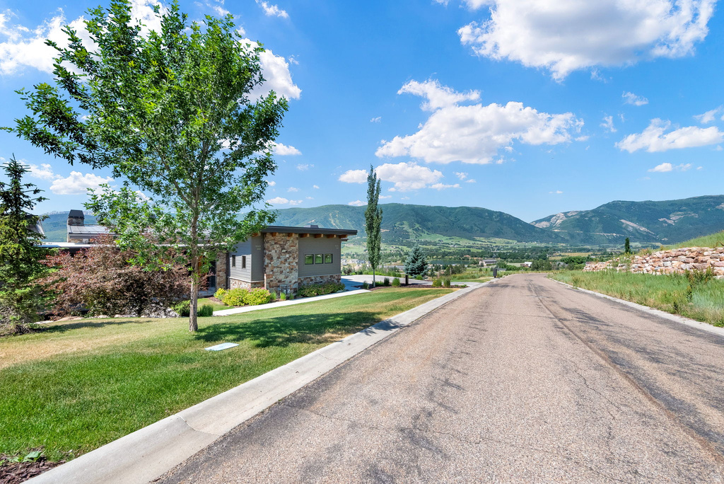 1002 5336 E 3425 Eden, UT 84310