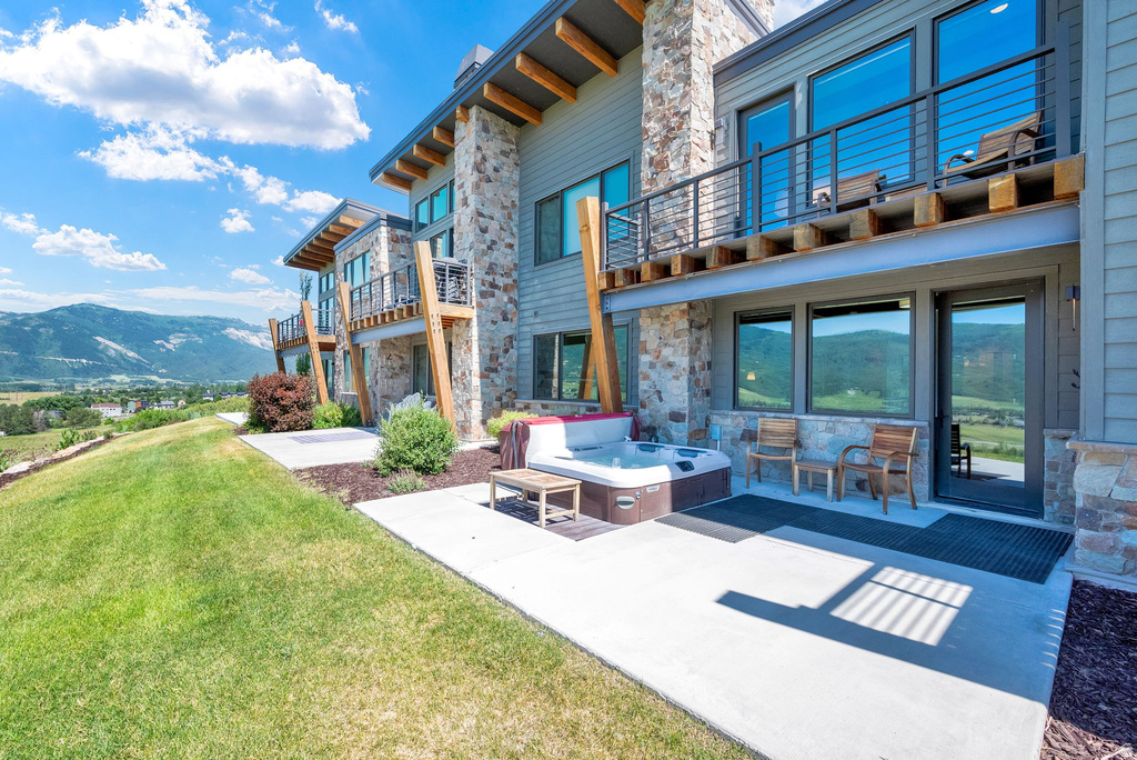 1002 5336 E 3425 Eden, UT 84310