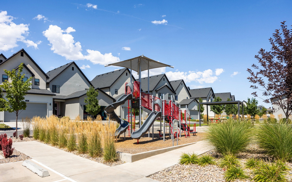 2426 N ALESUND WAY Lehi, UT 84043