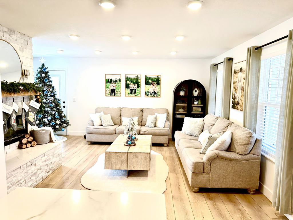 7818 N WINDHOVER RD Eagle Mountain, UT 84005