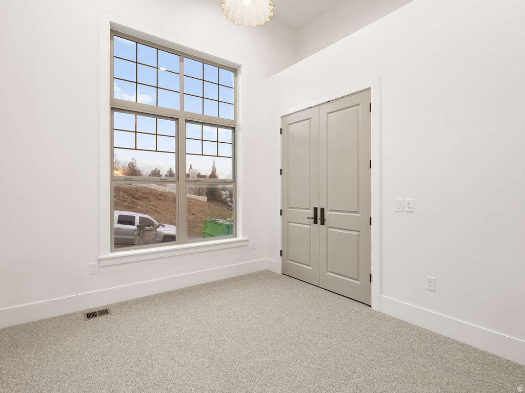 871 N SANDHURST DR Salt Lake City, UT 84103