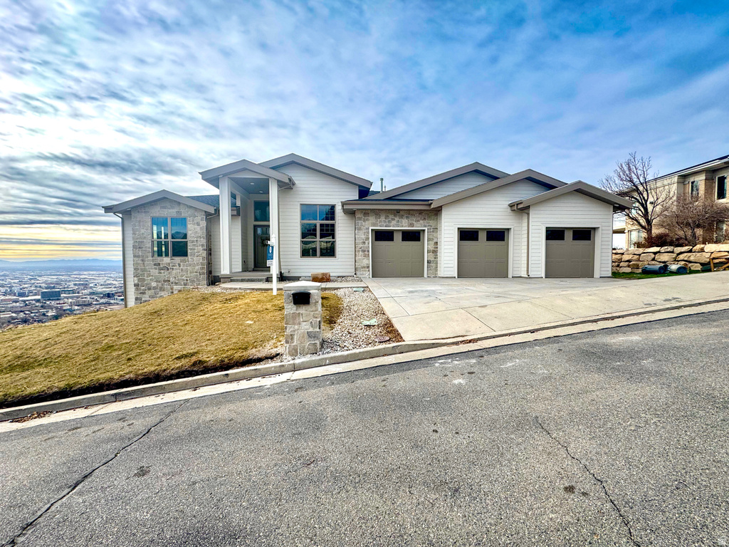 871 N SANDHURST DR Salt Lake City, UT 84103