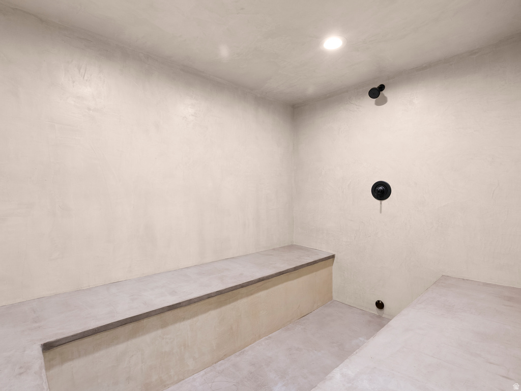 871 N SANDHURST DR Salt Lake City, UT 84103