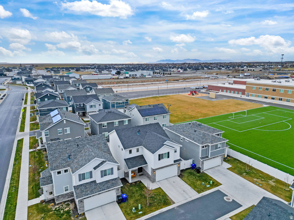 2154 W LYDIA LN Syracuse, UT 84075