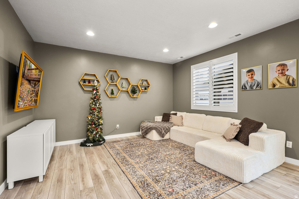 2154 W LYDIA LN Syracuse, UT 84075