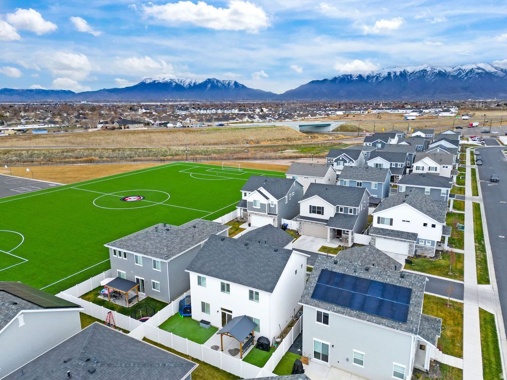 2154 W LYDIA LN Syracuse, UT 84075