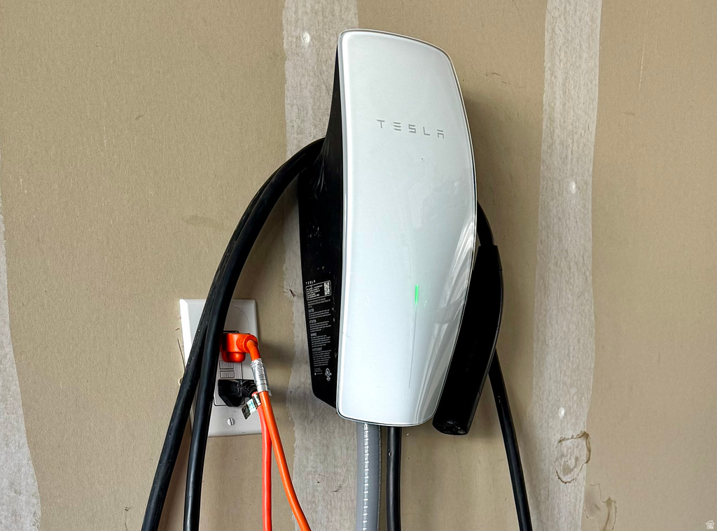 4097 N CEDAR VALLEY DR Eagle Mountain, UT 84005