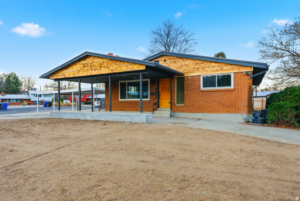 1358 E MAPLEWOOD DR Murray, UT 84121