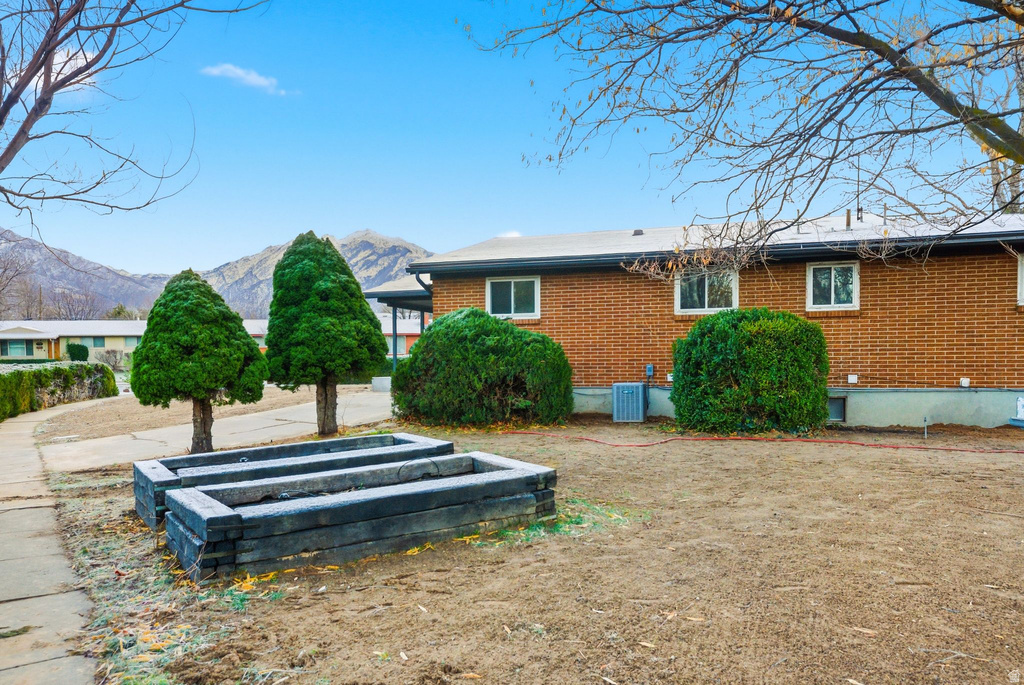 1358 E MAPLEWOOD DR Murray, UT 84121