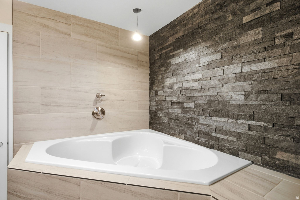 1358 E MAPLEWOOD DR Murray, UT 84121