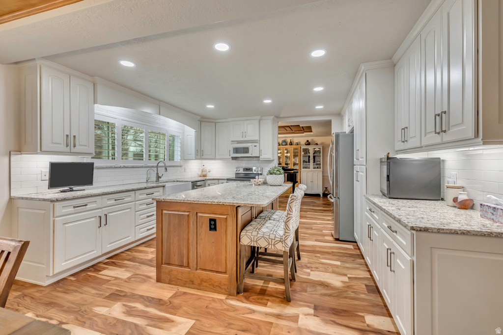 1972 E EVERLEIGH CIR Sandy, UT 84093