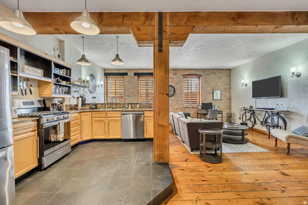 327 W 200 S #206 Salt Lake City, UT 84101