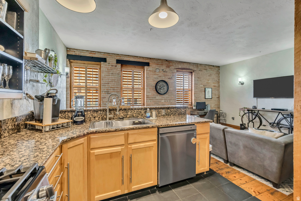 327 W 200 S #206 Salt Lake City, UT 84101