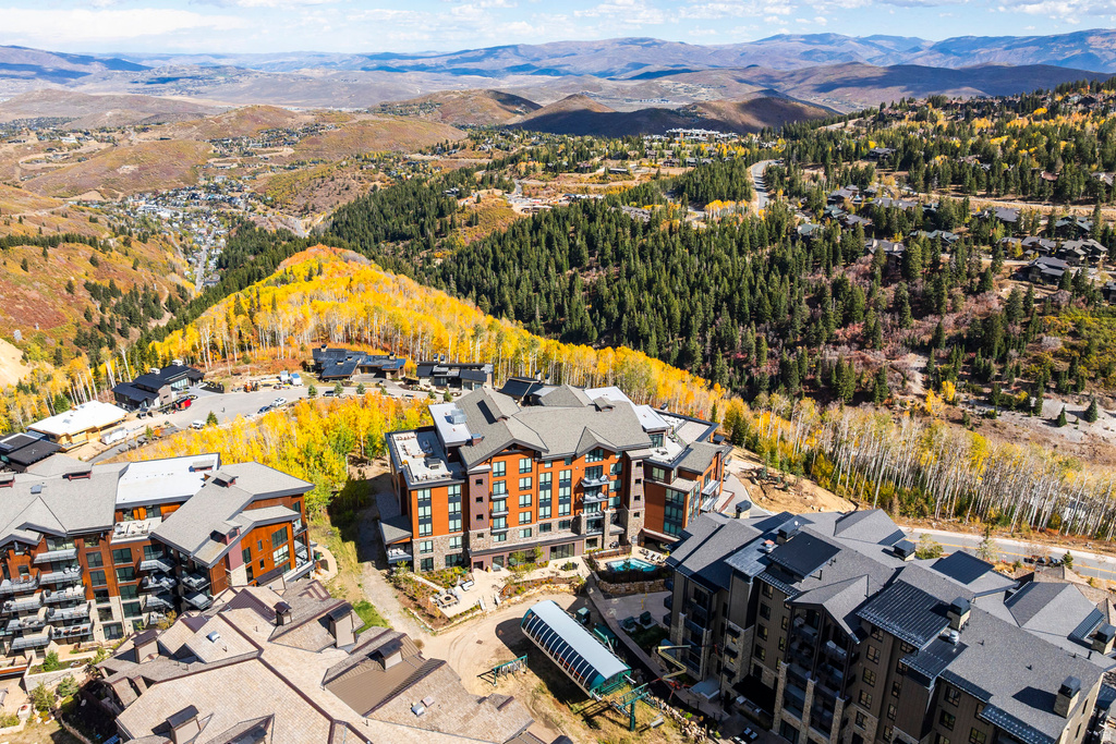 7677 VILLAGE WAY #503 Park City, UT 84060