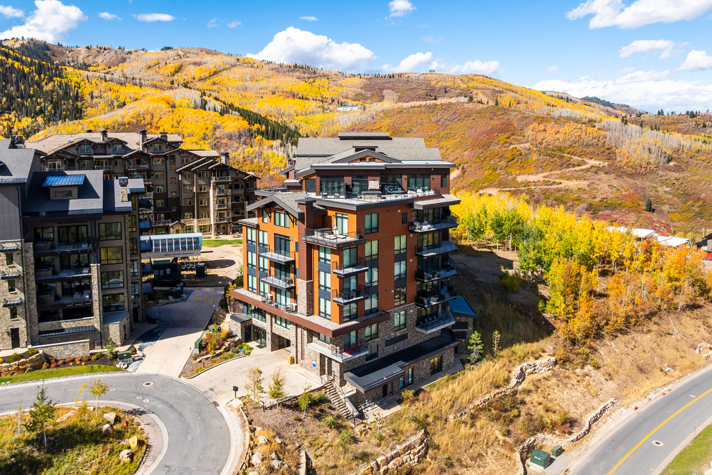 7677 VILLAGE WAY #503 Park City, UT 84060