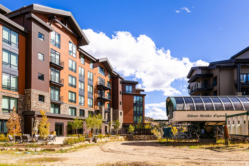 7677 VILLAGE WAY #503 Park City, UT 84060