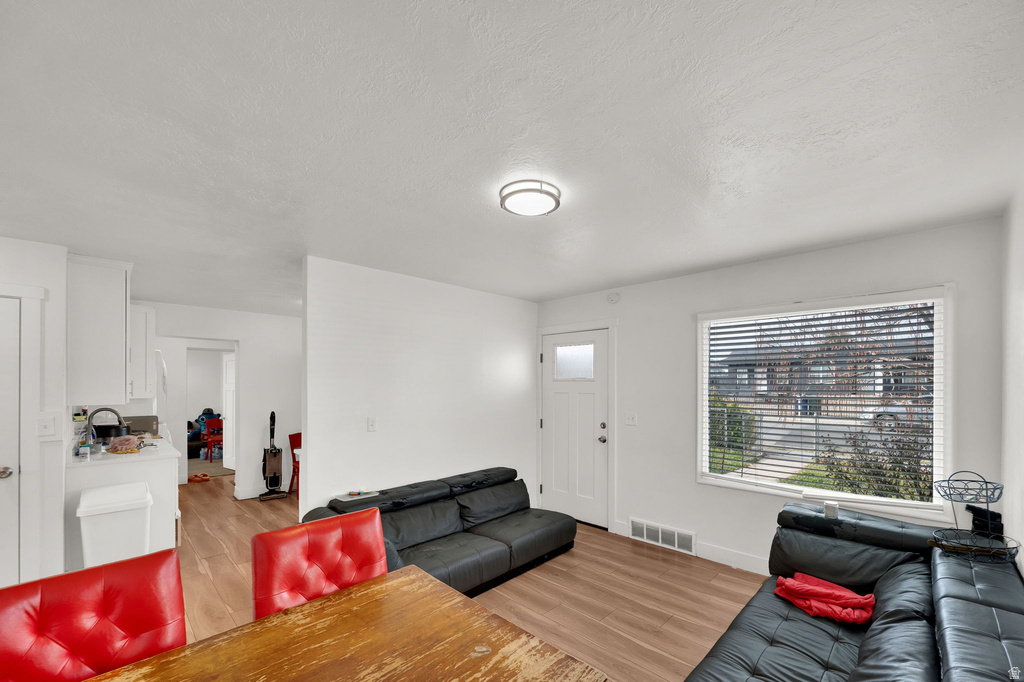 3657 S GRANGER DR West Valley City, UT 84119