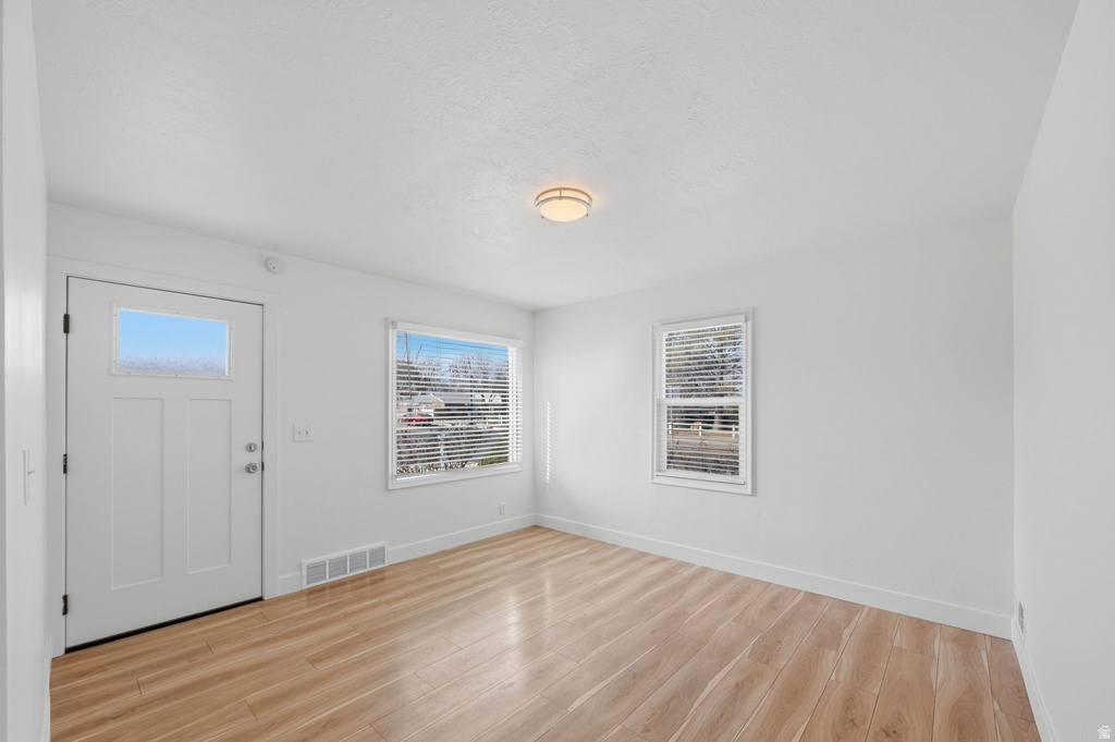 3657 S GRANGER DR West Valley City, UT 84119