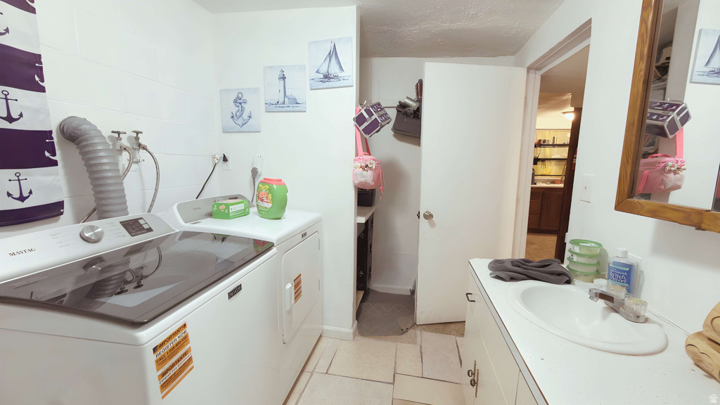 2713 S 9200 W Magna, UT 84044