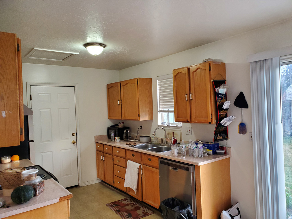 5043 W TICKLEGRASS RD West Jordan, UT 84081