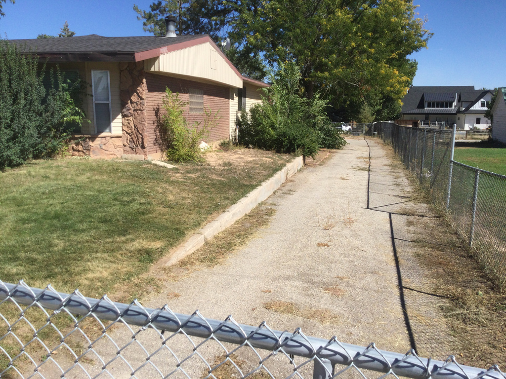 30 N MAIN ST Aurora, UT 84620