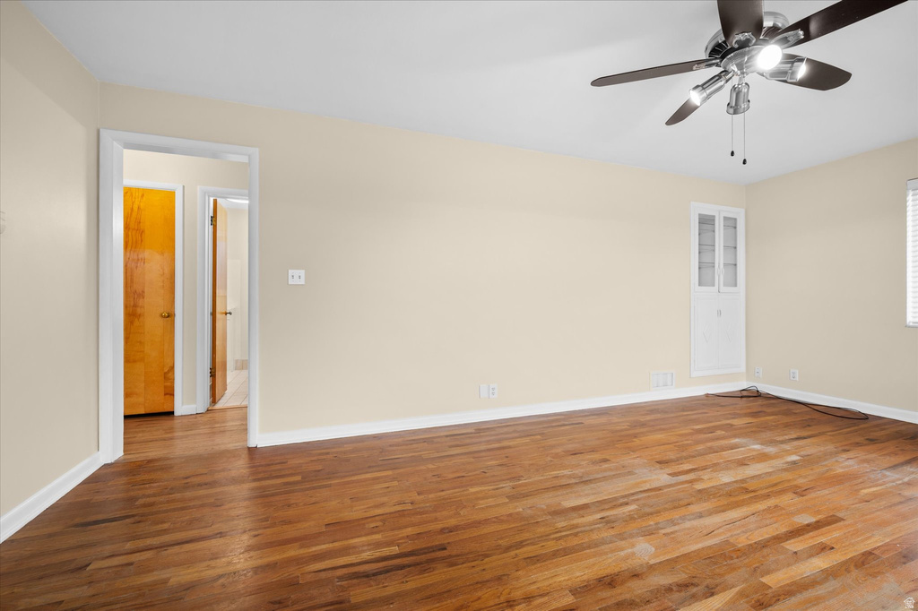 221 W OLYMPUS CIR Midvale, UT 84047