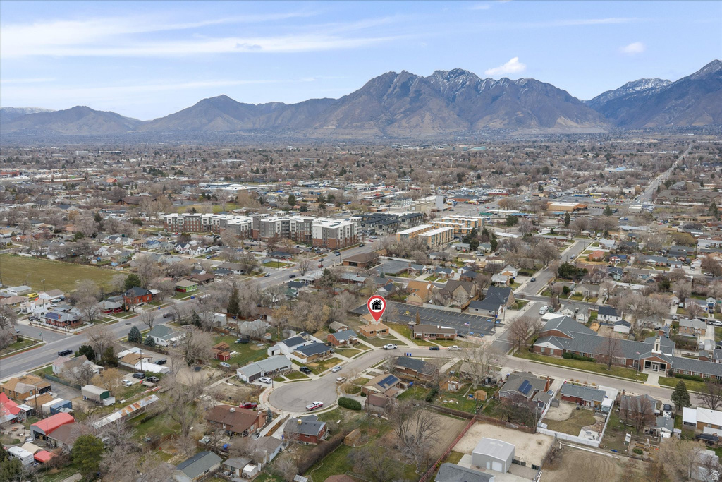 221 W OLYMPUS CIR Midvale, UT 84047