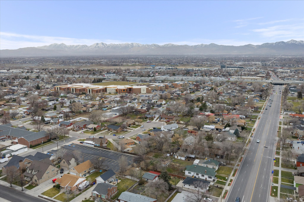 221 W OLYMPUS CIR Midvale, UT 84047