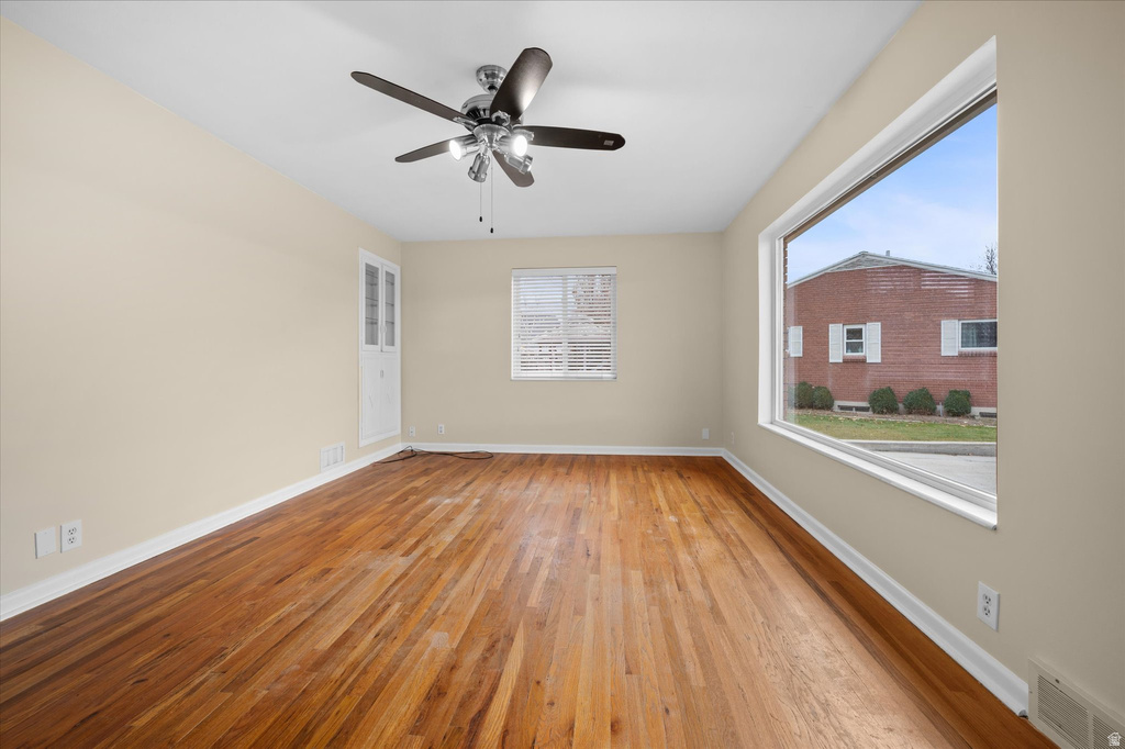 221 W OLYMPUS CIR Midvale, UT 84047