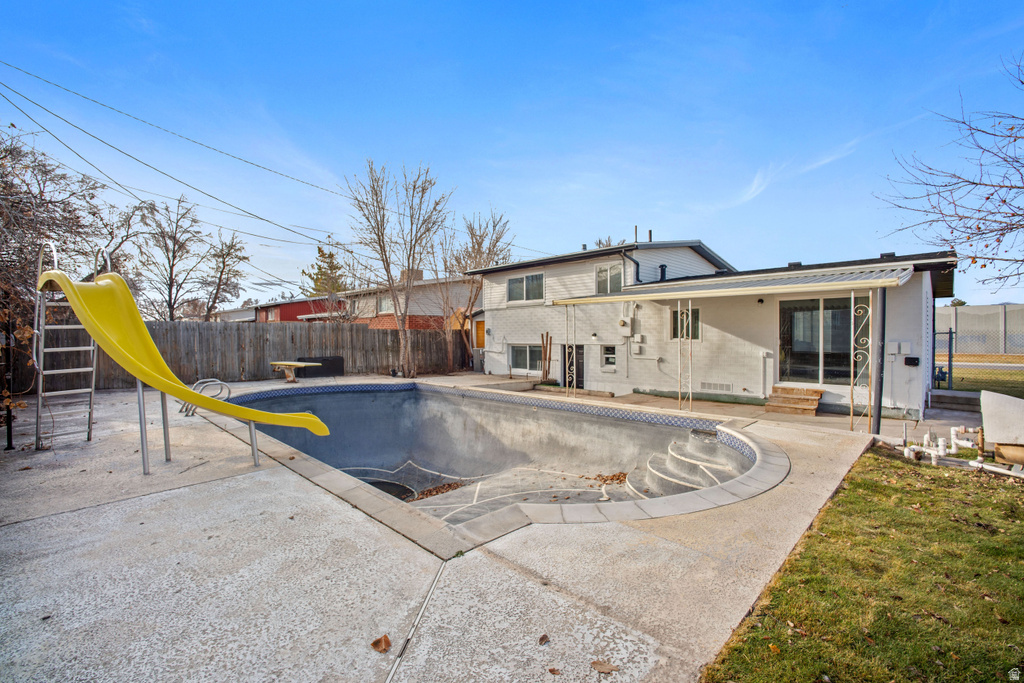 8255 S ADAMS ST Midvale, UT 84047