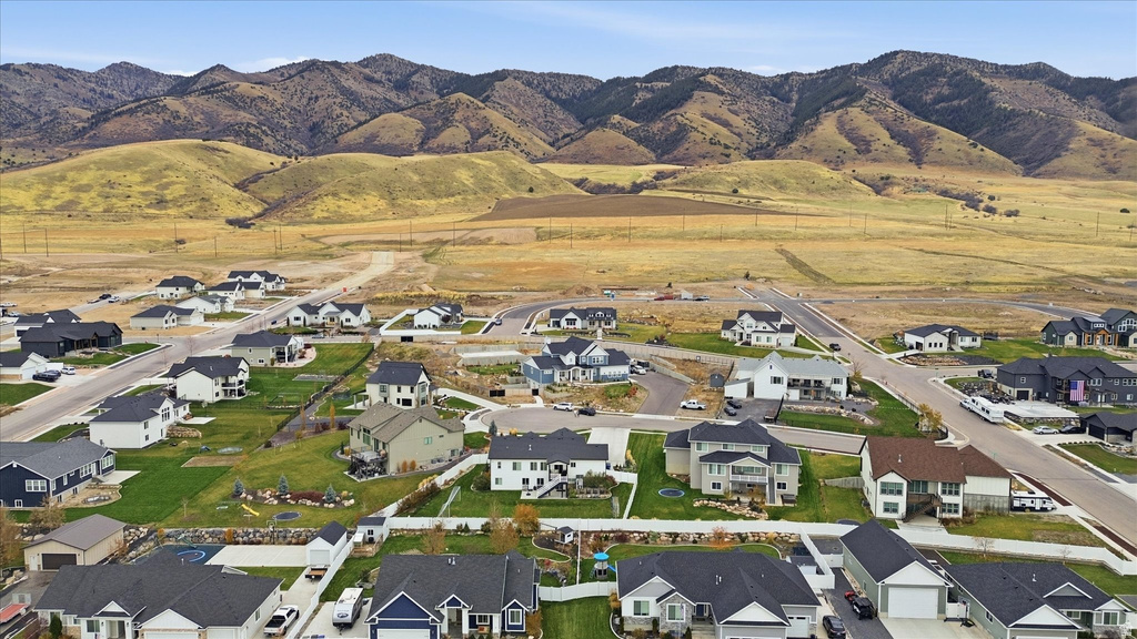 125 N PINION PL Hyde Park, UT 84318