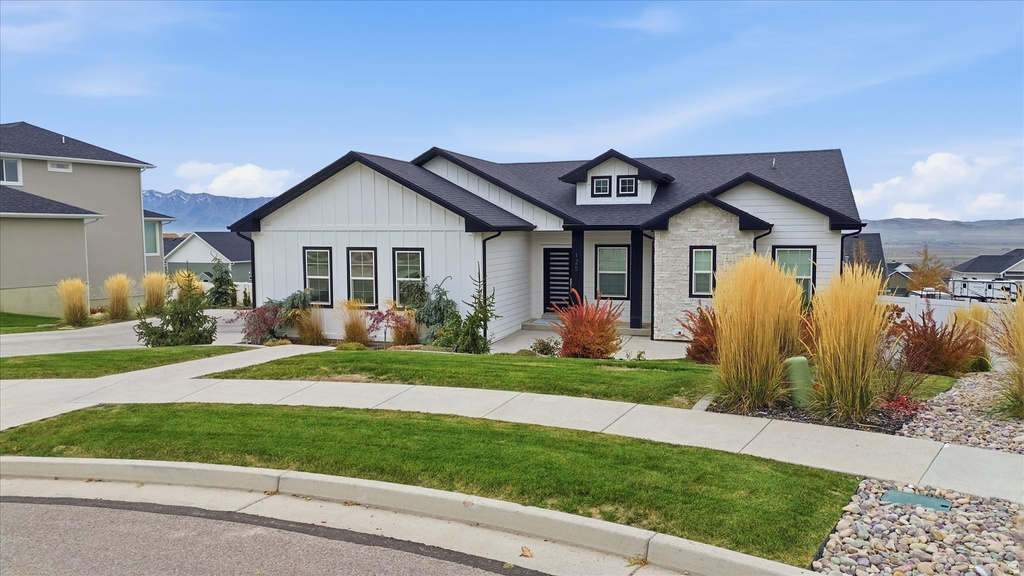 125 N PINION PL Hyde Park, UT 84318