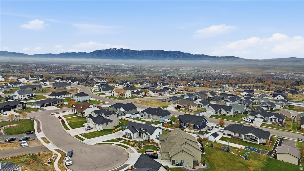 125 N PINION PL Hyde Park, UT 84318