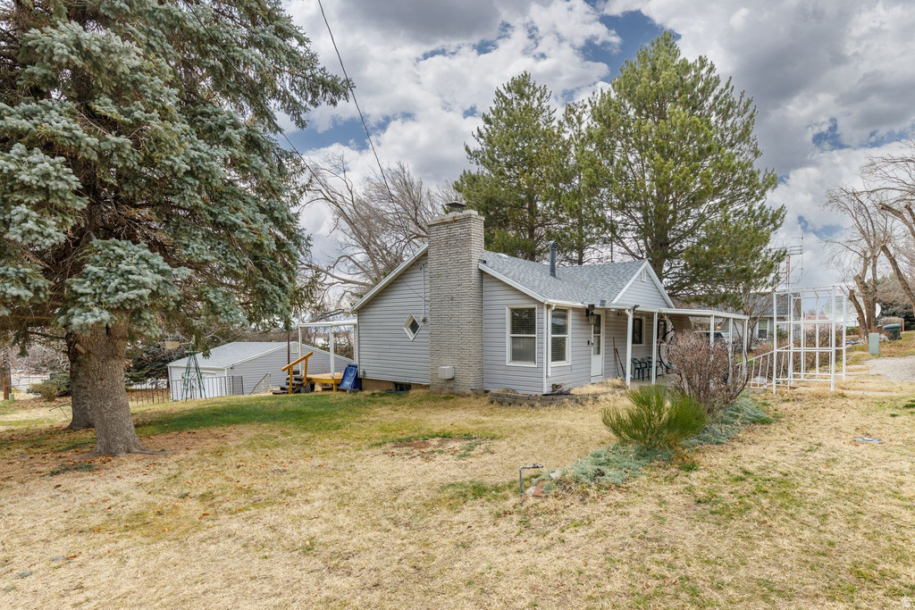 2083 TYLER AVE Ogden, UT 84404