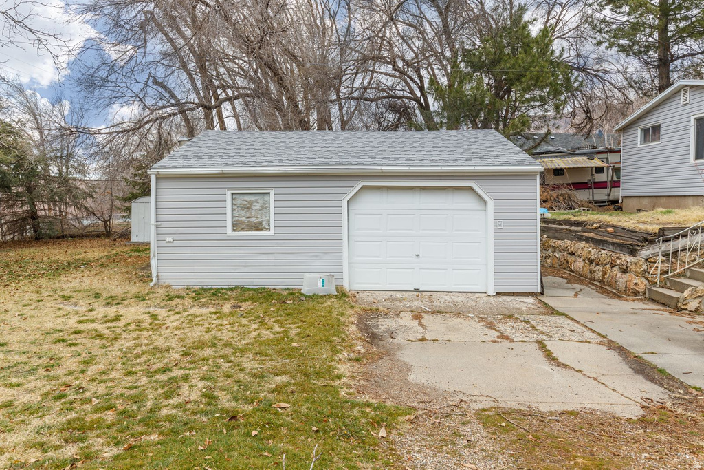 2083 TYLER AVE Ogden, UT 84404