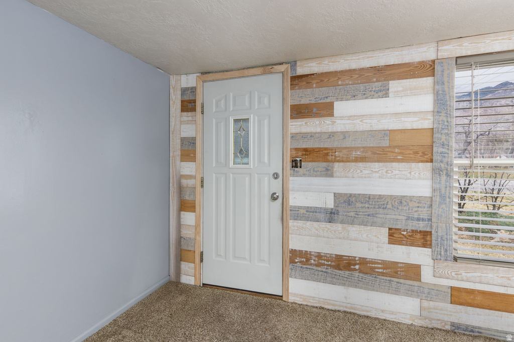 2083 TYLER AVE Ogden, UT 84404