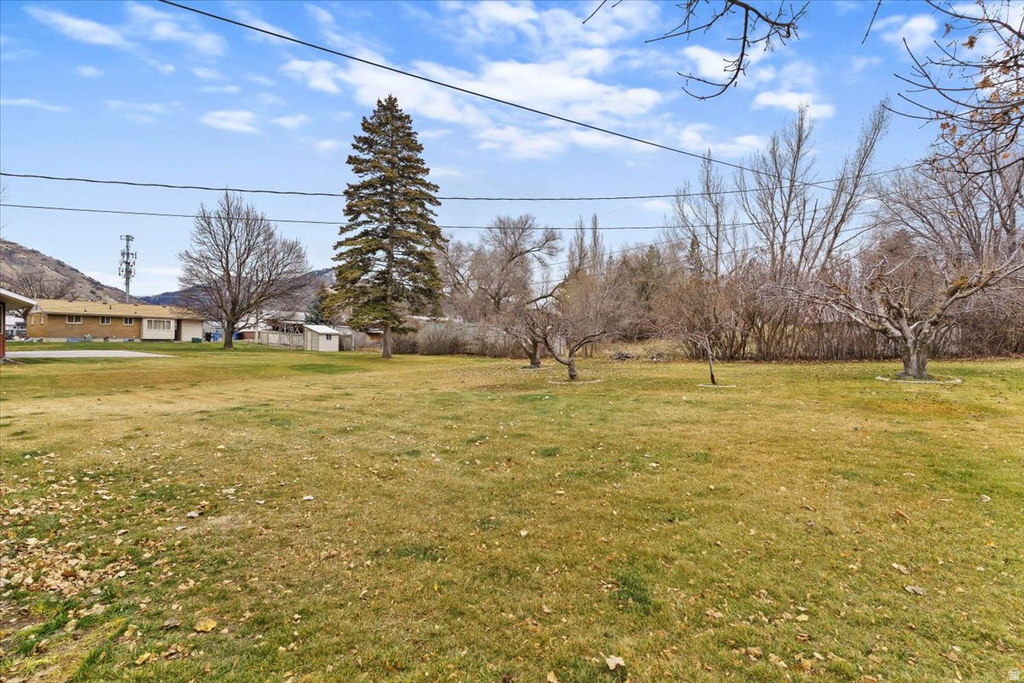 762 ANDERSON AVE Hyrum, UT 84319