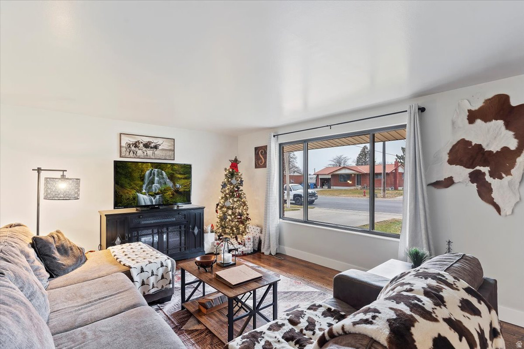 762 ANDERSON AVE Hyrum, UT 84319