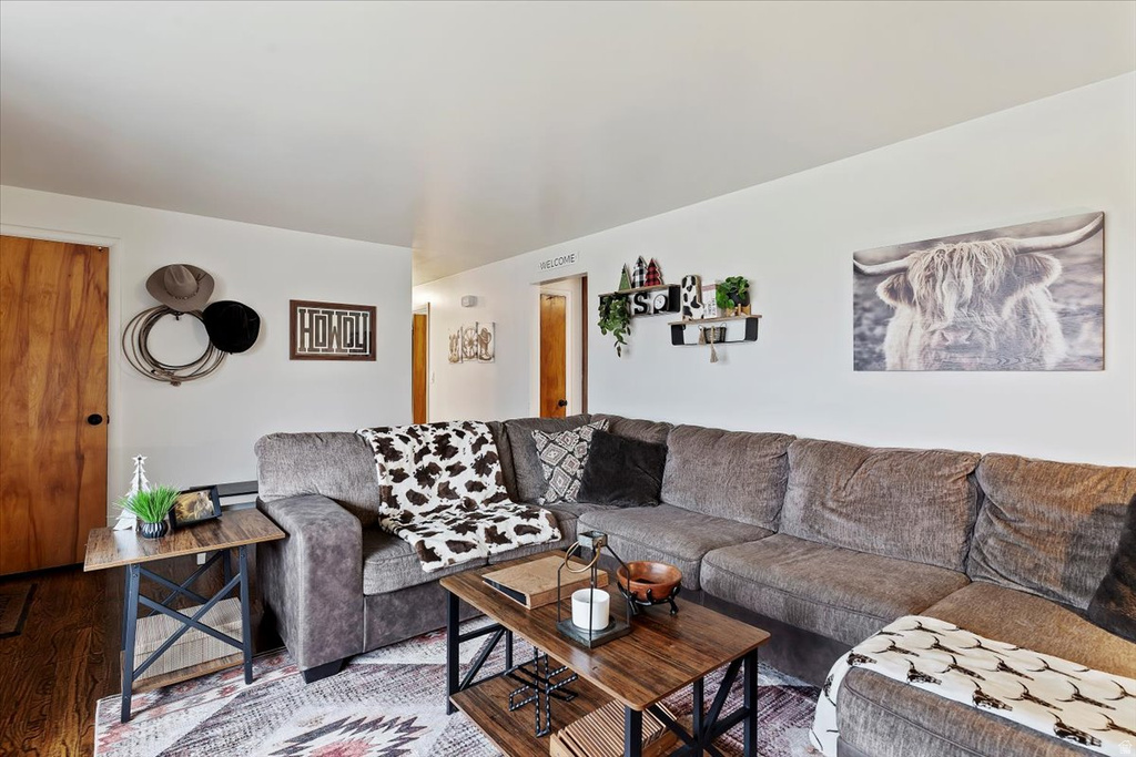 762 ANDERSON AVE Hyrum, UT 84319