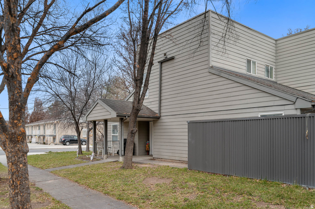 588 W WOLFE GROVE CIR Midvale, UT 84047