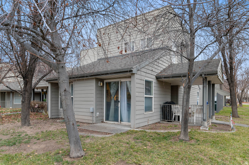 588 W WOLFE GROVE CIR Midvale, UT 84047