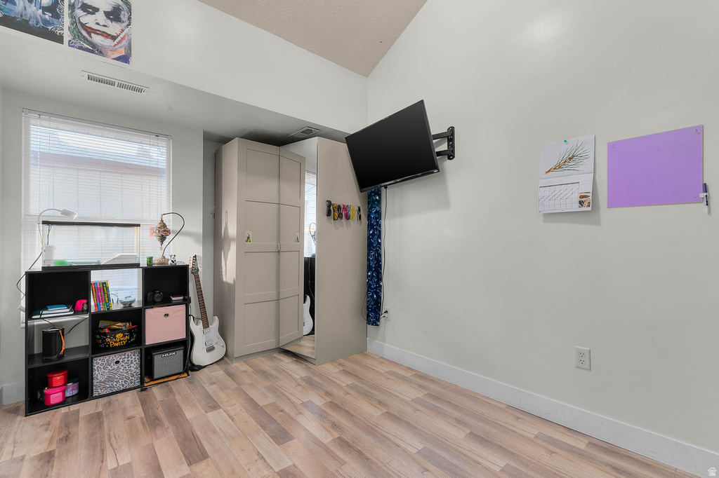 588 W WOLFE GROVE CIR Midvale, UT 84047