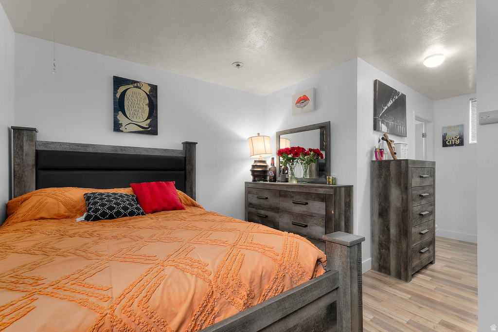 588 W WOLFE GROVE CIR Midvale, UT 84047